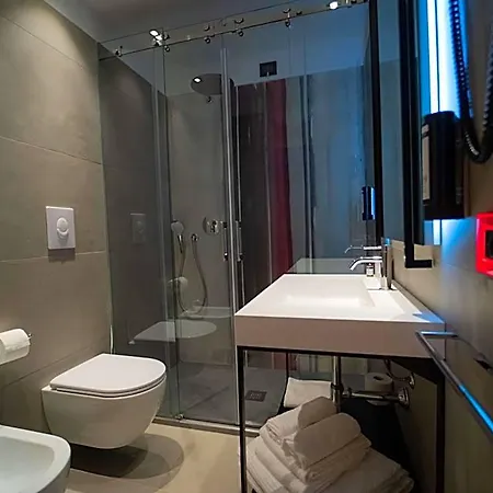 Western Hotel 4*