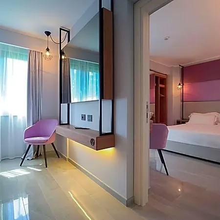 Western Hotel 4*