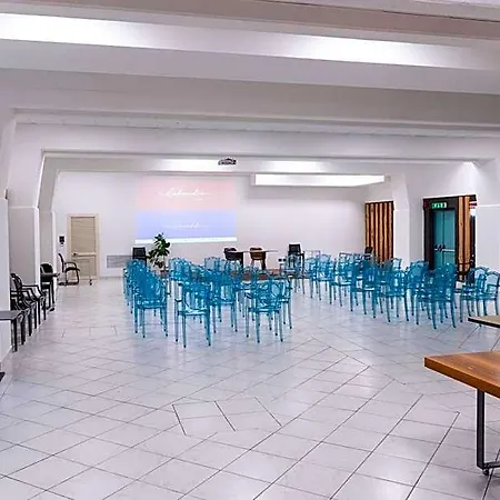Western Hotel 4*